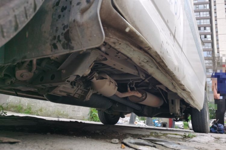 Used CHANGAN KAICHENG Ruixing M60 2023 1.6L CNG Comfort-Grade 6-Seater Passenger Vehicle Chassis Front Left