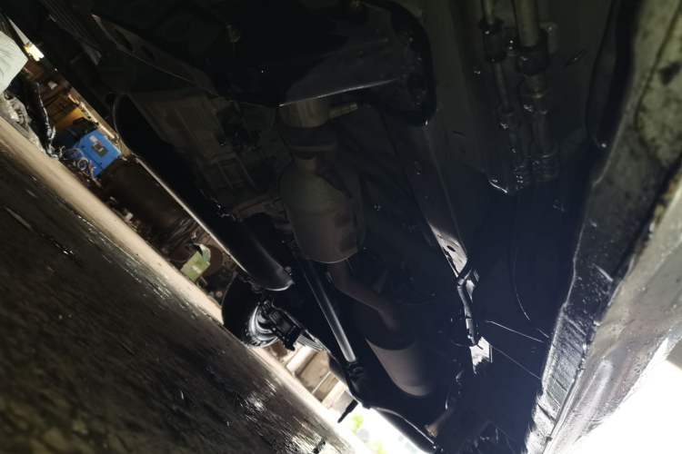 Used CHANGAN KAICHENG Ruixing M60 2023 1.6L CNG Comfort-Grade 6-Seater Passenger Vehicle Chassis Front Left