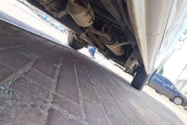 Used CHANGAN KAICHENG Ruixing M60 2023 1.6L CNG Comfort-Grade 6-Seater Passenger Vehicle Chassis Front Left