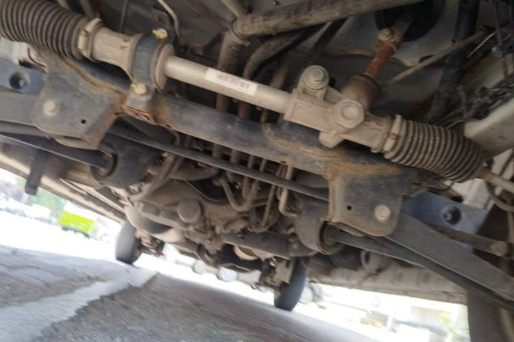 Used CHANGAN KAICHENG Ruixing M60 2023 1.6L CNG Comfort-Grade 6-Seater Passenger Vehicle Chassis Front