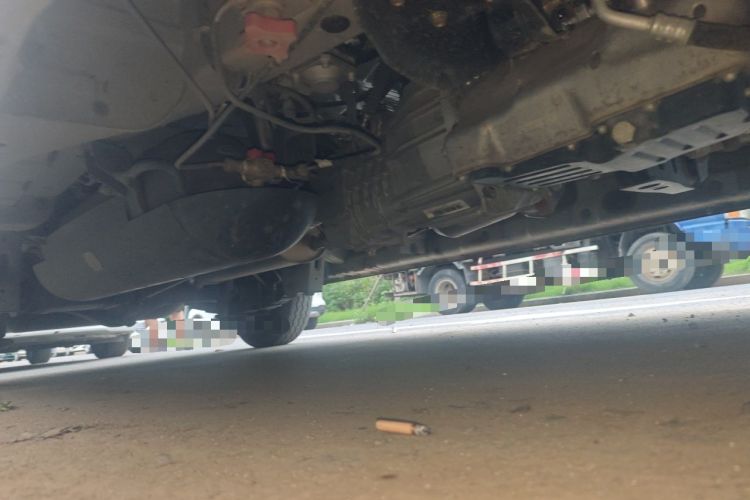Used CHANGAN KAICHENG Ruixing M60 2023 1.6L CNG Comfort-Grade 6-Seater Passenger Vehicle Chassis Front Right