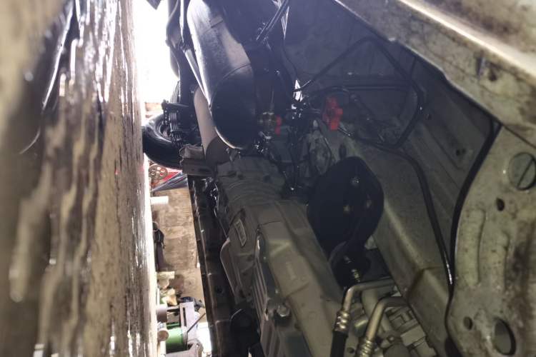Used CHANGAN KAICHENG Ruixing M60 2023 1.6L CNG Comfort-Grade 6-Seater Passenger Vehicle Chassis Front Right