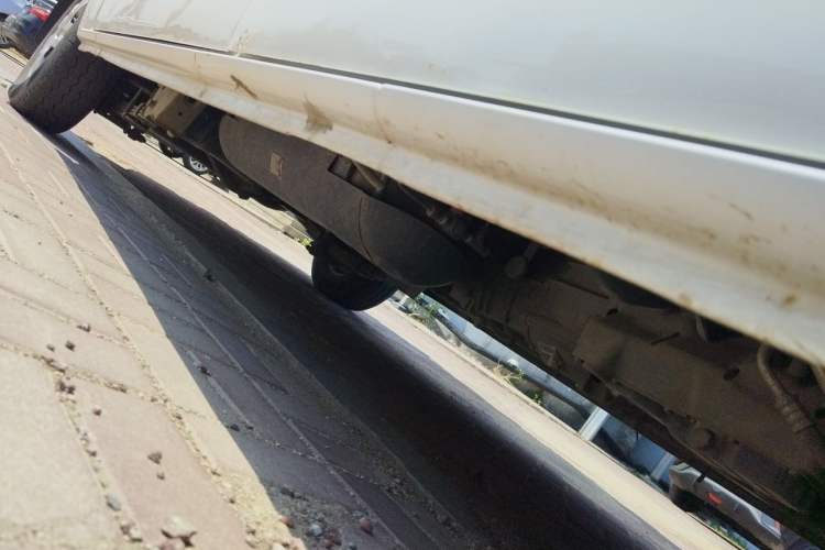 Used CHANGAN KAICHENG Ruixing M60 2023 1.6L CNG Comfort-Grade 6-Seater Passenger Vehicle Chassis Front Right