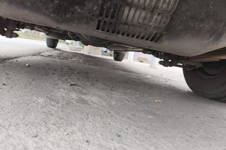Used CHANGAN KAICHENG Ruixing M60 2023 1.6L CNG Comfort-Grade 6-Seater Passenger Vehicle Chassis Rear