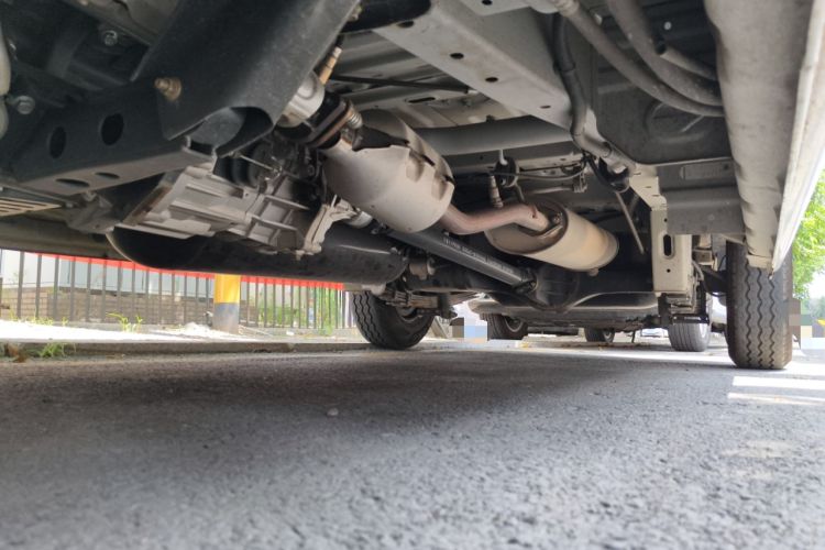 Used CHANGAN KAICHENG Ruixing M60 2023 1.6L CNG Comfort-Grade 6-Seater Passenger Vehicle Chassis Rear Left