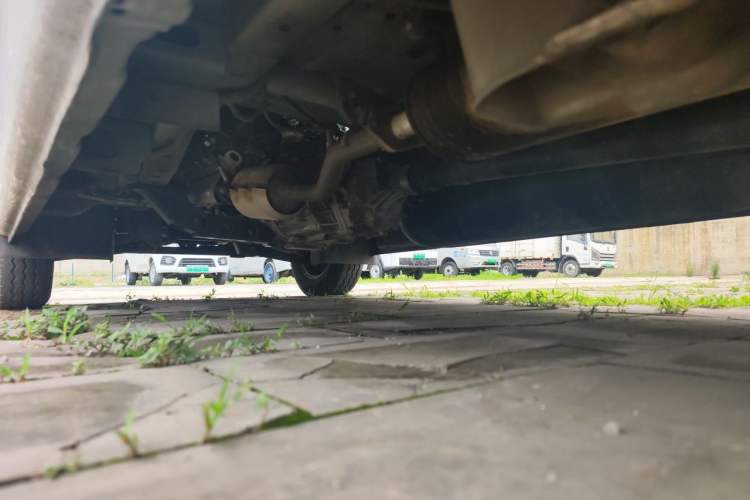 Used CHANGAN KAICHENG Ruixing M60 2023 1.6L CNG Comfort-Grade 6-Seater Passenger Vehicle Chassis Rear Left