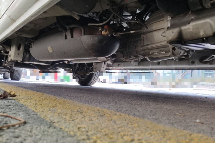 Used CHANGAN KAICHENG Ruixing M60 2023 1.6L CNG Comfort-Grade 6-Seater Passenger Vehicle Chassis Rear Right