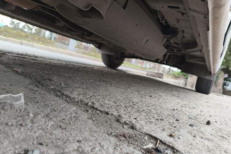Used CHANGAN KAICHENG Ruixing M60 2023 1.6L CNG Comfort-Grade 6-Seater Passenger Vehicle Chassis Rear Right