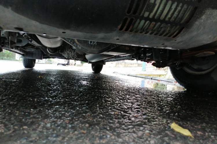 Used CHANGAN KAICHENG Ruixing M60 2023 1.6L CNG Comfort-Grade 6-Seater Passenger Vehicle Chassis Rear