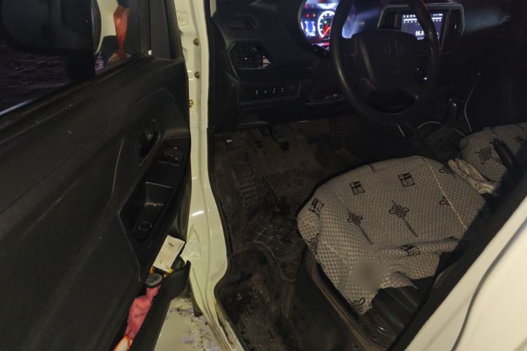 Used CHANGAN KAICHENG Ruixing M60 2023 1.6L CNG Comfort-Grade 6-Seater Passenger Vehicle Driver Seat