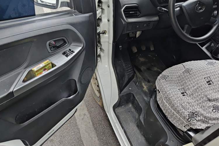 Used CHANGAN KAICHENG Ruixing M60 2023 1.5L GDI Comfort-Class Passenger Vehicle 6/7 Seats Driver Seat