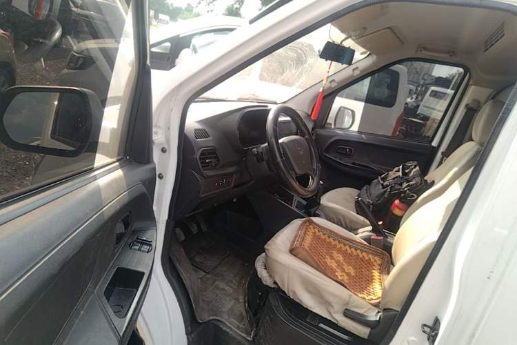 Used CHANGAN KAICHENG Ruixing M60 2023 1.5L GDI Comfort-Class Passenger Vehicle 6/7 Seats Driver Seat