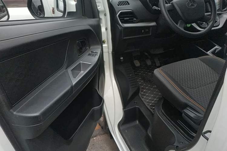 Used CHANGAN KAICHENG Ruixing M60 2023 1.5L GDI Comfort Van 2-Seater Driver Seat