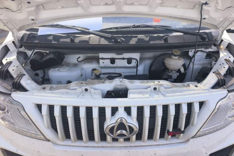 Used CHANGAN KAICHENG Ruixing M60 2023 1.5L GDI Comfort-Class Passenger Vehicle 6/7 Seats Engine Bay