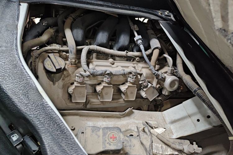 Used CHANGAN KAICHENG Ruixing M60 2023 1.5L GDI Comfort-Class Passenger Vehicle 6/7 Seats Engine Bay