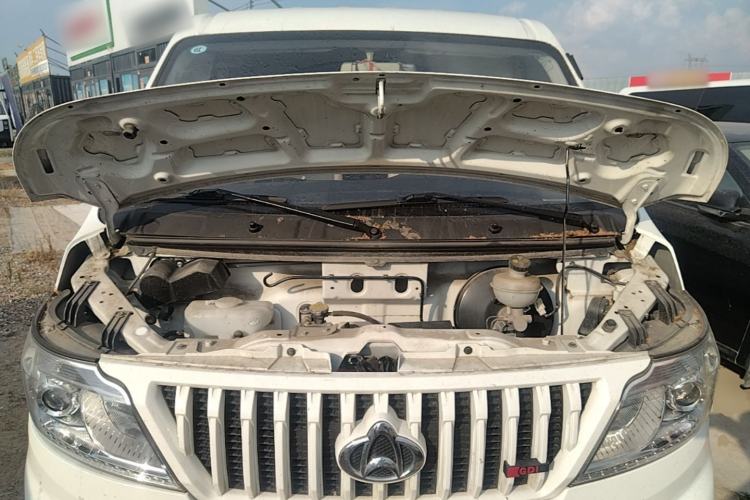 Used CHANGAN KAICHENG Ruixing M60 2023 1.5L GDI Comfort-Class Passenger Vehicle 6/7 Seats Engine Bay