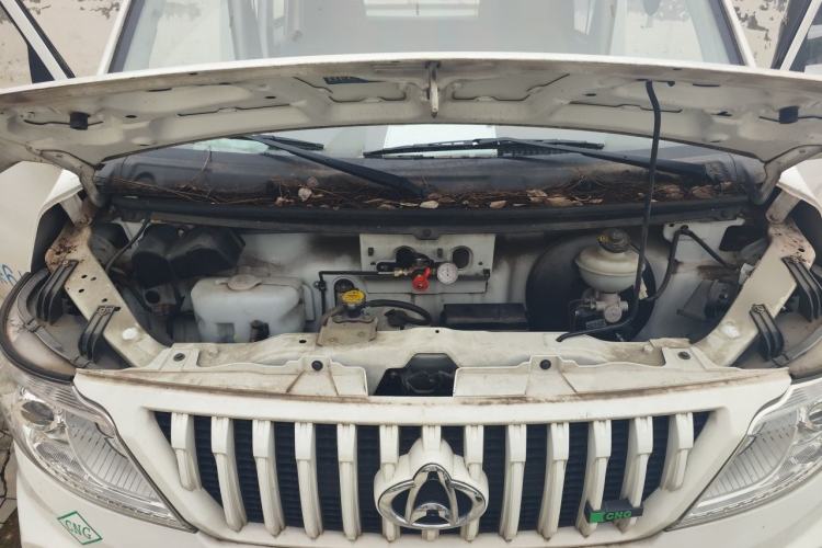 Used CHANGAN KAICHENG Ruixing M60 2023 1.6L CNG Comfort-Grade 6-Seater Passenger Vehicle Engine Bay