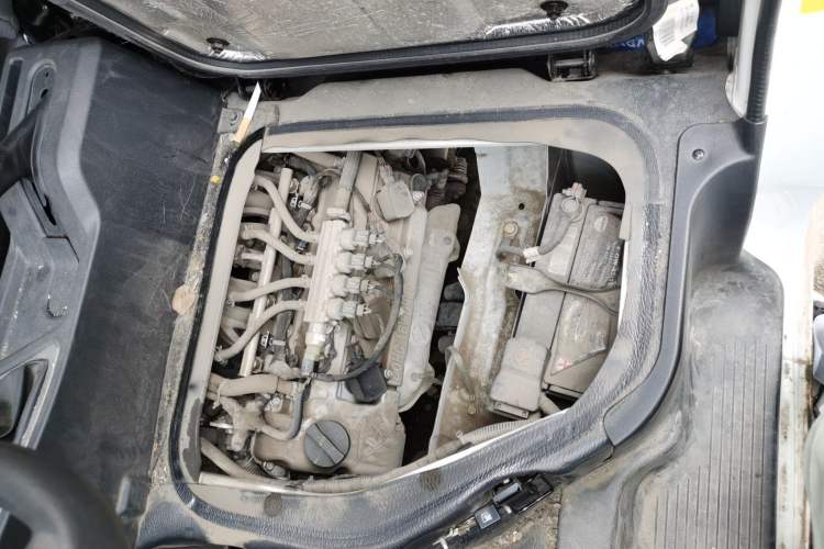 Used CHANGAN KAICHENG Ruixing M60 2023 1.6L CNG Comfort-Grade 6-Seater Passenger Vehicle Engine Bay Left