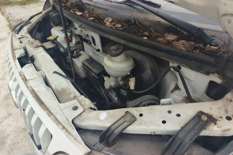 Used CHANGAN KAICHENG Ruixing M60 2023 1.6L CNG Comfort-Grade 6-Seater Passenger Vehicle Engine Bay Left