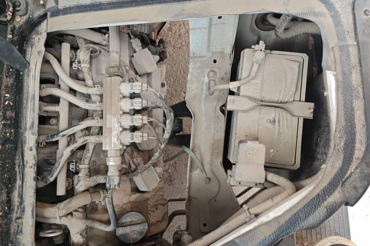 Used CHANGAN KAICHENG Ruixing M60 2023 1.6L CNG Comfort-Grade 6-Seater Passenger Vehicle Engine Bay Left