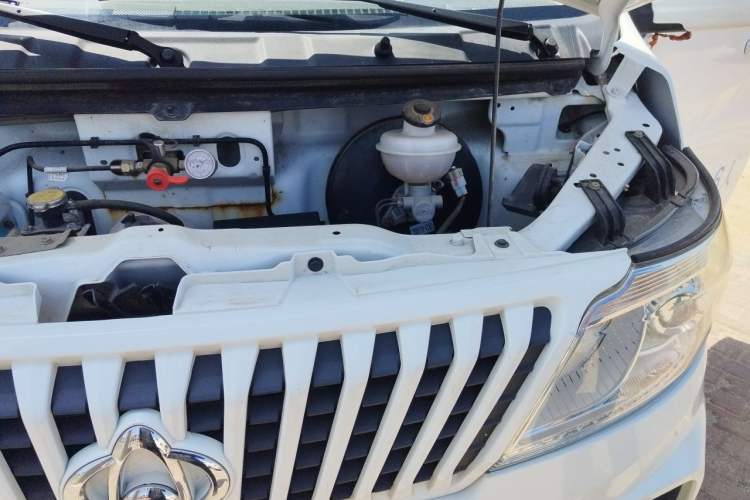 Used CHANGAN KAICHENG Ruixing M60 2023 1.6L CNG Comfort-Grade 6-Seater Passenger Vehicle Engine Bay Left
