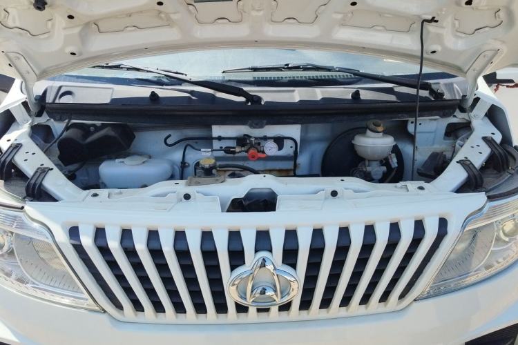 Used CHANGAN KAICHENG Ruixing M60 2023 1.6L CNG Comfort-Grade 6-Seater Passenger Vehicle Engine Bay
