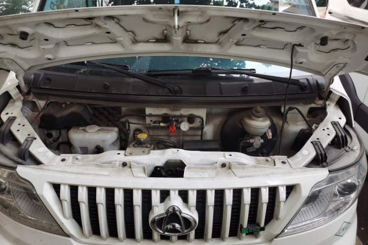 Used CHANGAN KAICHENG Ruixing M60 2023 1.6L CNG Comfort-Grade 6-Seater Passenger Vehicle Engine Bay