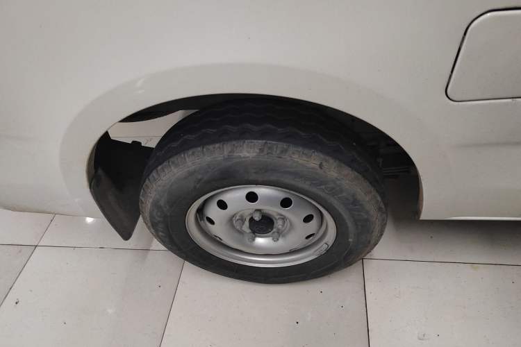 Used CHANGAN KAICHENG Ruixing M60 2023 1.5L GDI Comfort-Class Passenger Vehicle 6/7 Seats Exterior 8
