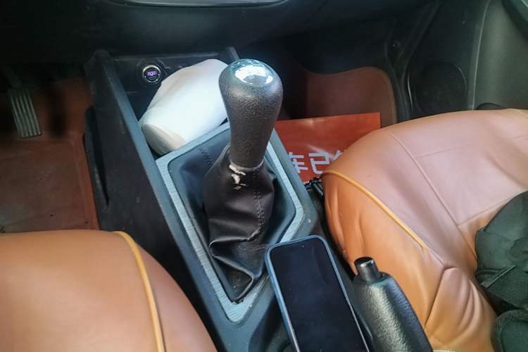 Used CHANGAN KAICHENG Ruixing M60 2023 1.5L GDI Comfort-Class Passenger Vehicle 6/7 Seats Gear Lever
