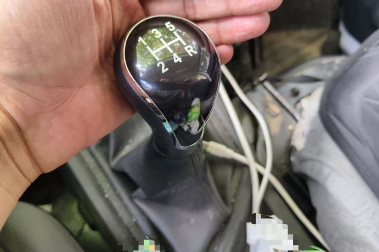 Used CHANGAN KAICHENG Ruixing M60 2023 1.6L CNG Comfort-Grade 6-Seater Passenger Vehicle Gear Lever