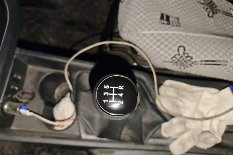Used CHANGAN KAICHENG Ruixing M60 2023 1.6L CNG Comfort-Grade 6-Seater Passenger Vehicle Gear Lever