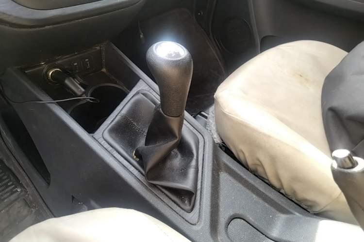 Used CHANGAN KAICHENG Ruixing M60 2023 1.5L GDI Comfort-Class Passenger Vehicle 6/7 Seats Gear Lever