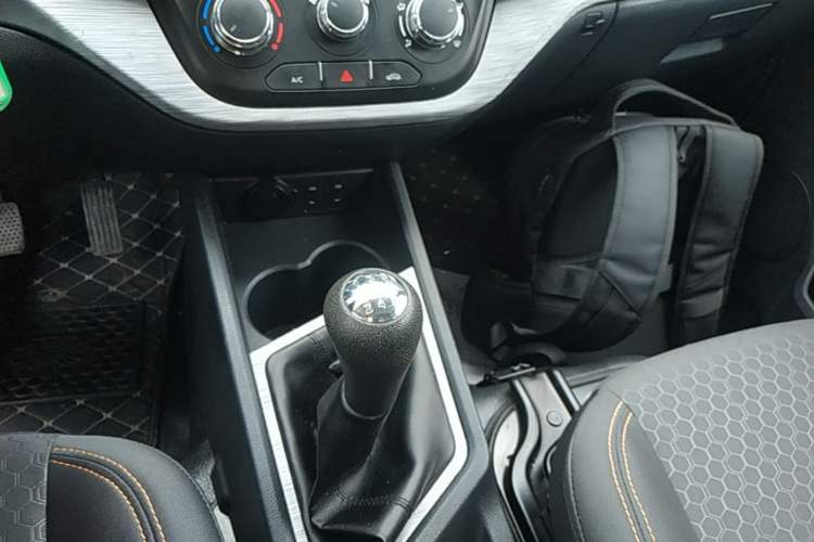 Used CHANGAN KAICHENG Ruixing M60 2023 1.5L GDI Comfort Van 2-Seater Gear Lever