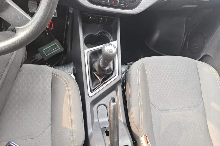 Used CHANGAN KAICHENG Ruixing M60 2023 1.5L GDI Comfort-Class Passenger Vehicle 6/7 Seats Gear Lever