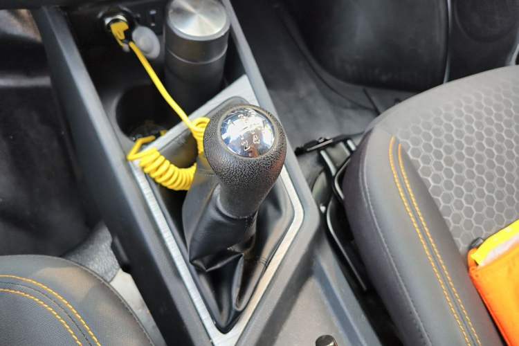 Used CHANGAN KAICHENG Ruixing M60 2023 1.5L GDI Base Model 2-Seat Van Gear Lever