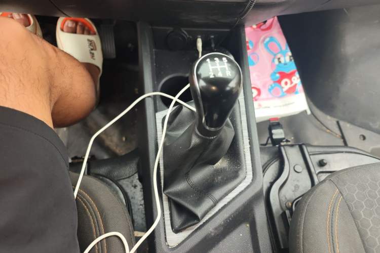 Used CHANGAN KAICHENG Ruixing M60 2023 1.6L CNG Comfort-Grade 6-Seater Passenger Vehicle Gear Lever