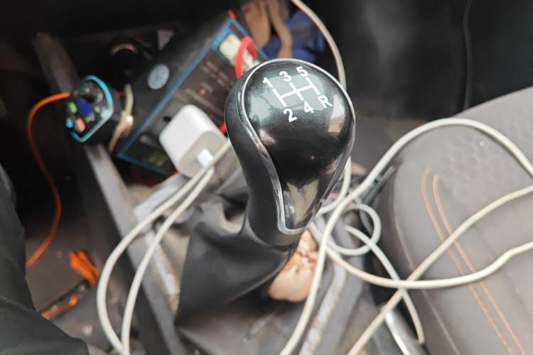 Used CHANGAN KAICHENG Ruixing M60 2023 1.6L CNG Comfort-Grade 6-Seater Passenger Vehicle Gear Lever