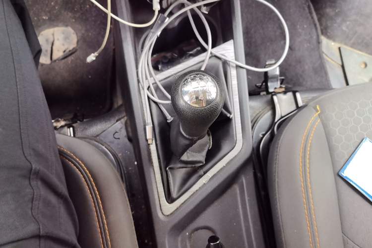 Used CHANGAN KAICHENG Ruixing M60 2023 1.5L GDI Comfort-Class Passenger Vehicle 6/7 Seats Gear Lever