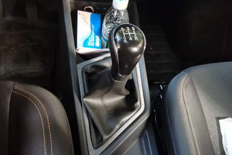 Used CHANGAN KAICHENG Ruixing M60 2023 1.6L CNG Comfort-Grade 6-Seater Passenger Vehicle Gear Lever