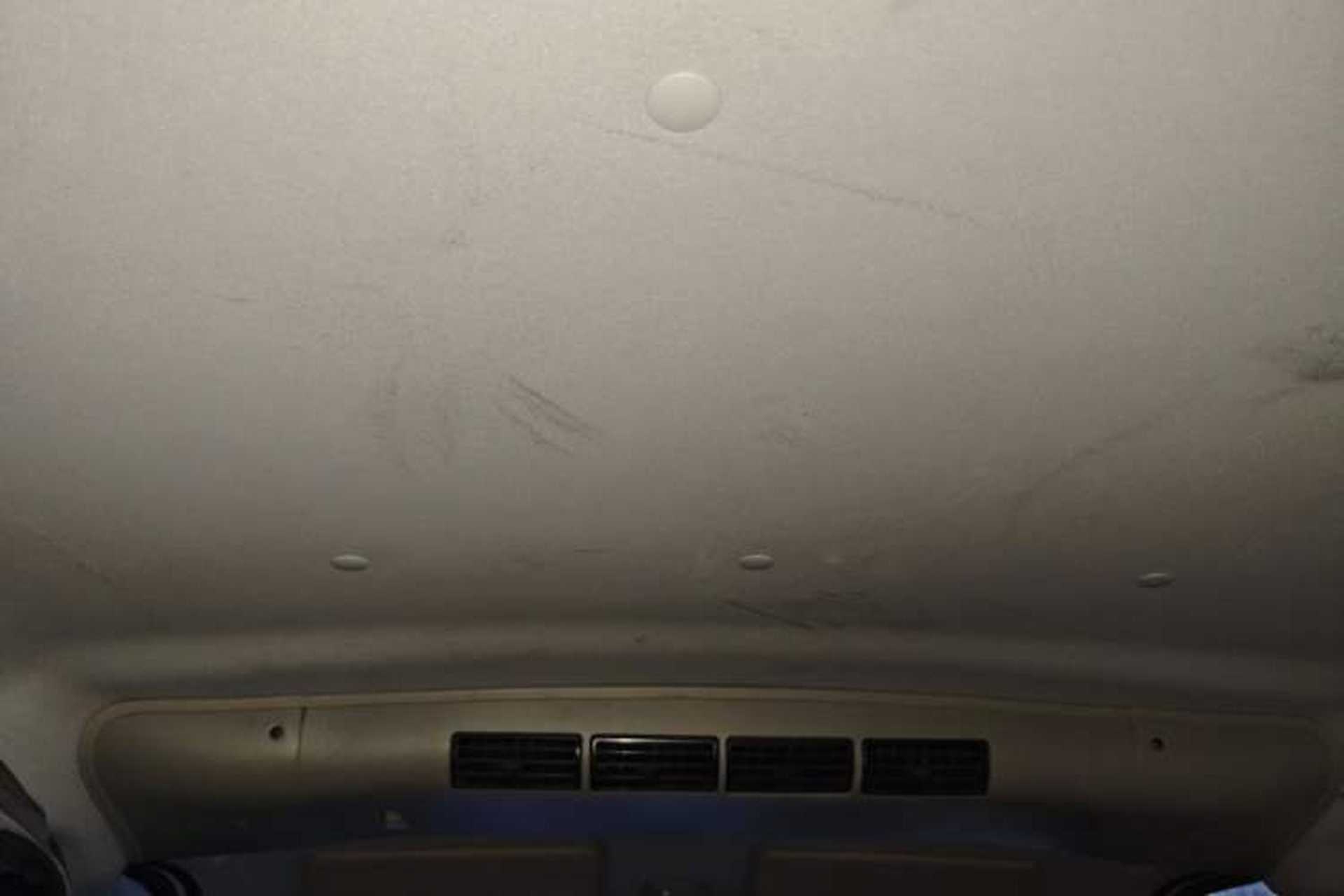 Used CHANGAN KAICHENG Ruixing M60 2023 1.6L CNG Comfort-Grade 6-Seater Passenger Vehicle Headliner