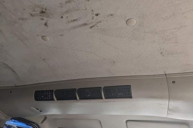 Used CHANGAN KAICHENG Ruixing M60 2023 1.5L GDI Comfort-Class Passenger Vehicle 6/7 Seats Headliner