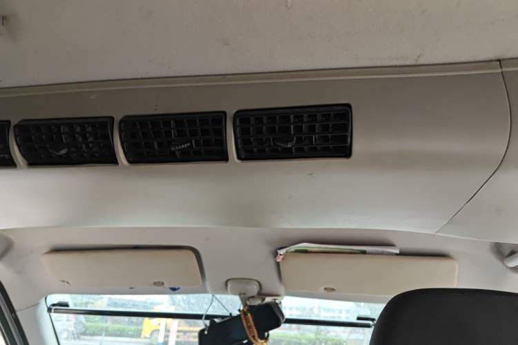 Used CHANGAN KAICHENG Ruixing M60 2023 1.6L CNG Comfort-Grade 6-Seater Passenger Vehicle Headliner