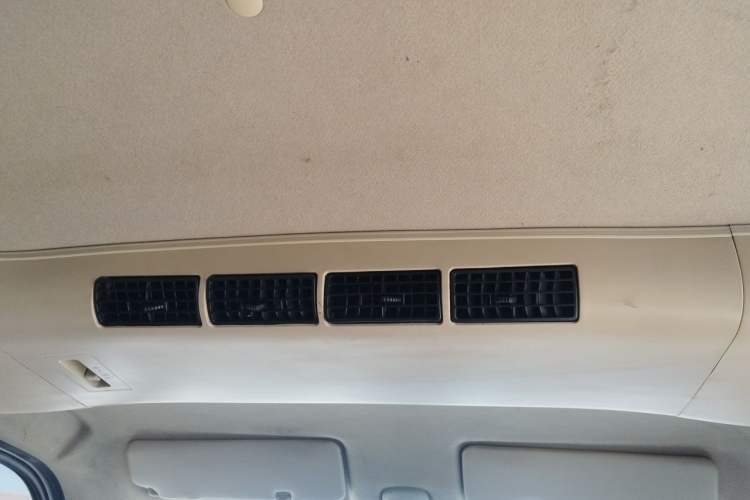Used CHANGAN KAICHENG Ruixing M60 2023 1.6L CNG Comfort-Grade 6-Seater Passenger Vehicle Headliner