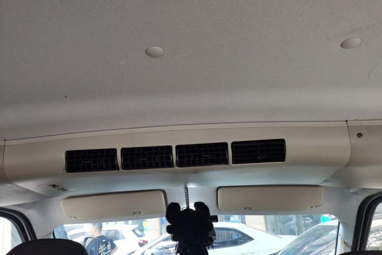 Used CHANGAN KAICHENG Ruixing M60 2023 1.6L CNG Comfort-Grade 6-Seater Passenger Vehicle Headliner