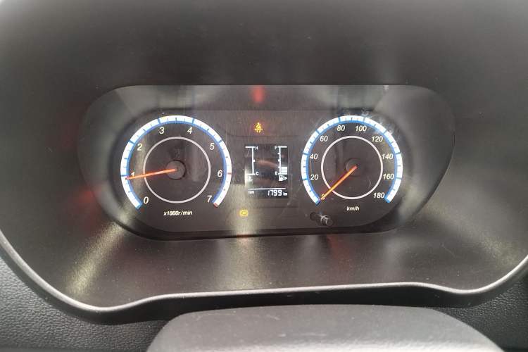 Used CHANGAN KAICHENG Ruixing M60 2023 1.5L GDI Comfort-Class Passenger Vehicle 6/7 Seats Instrument Cluster