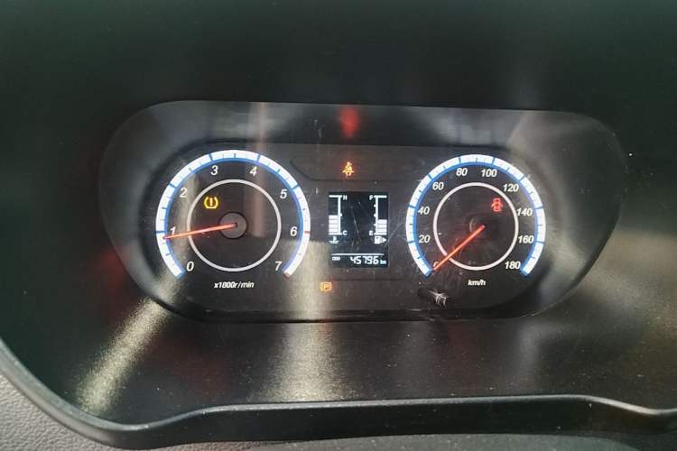 Used CHANGAN KAICHENG Ruixing M60 2023 1.5L GDI Comfort-Class Passenger Vehicle 6/7 Seats Instrument Cluster