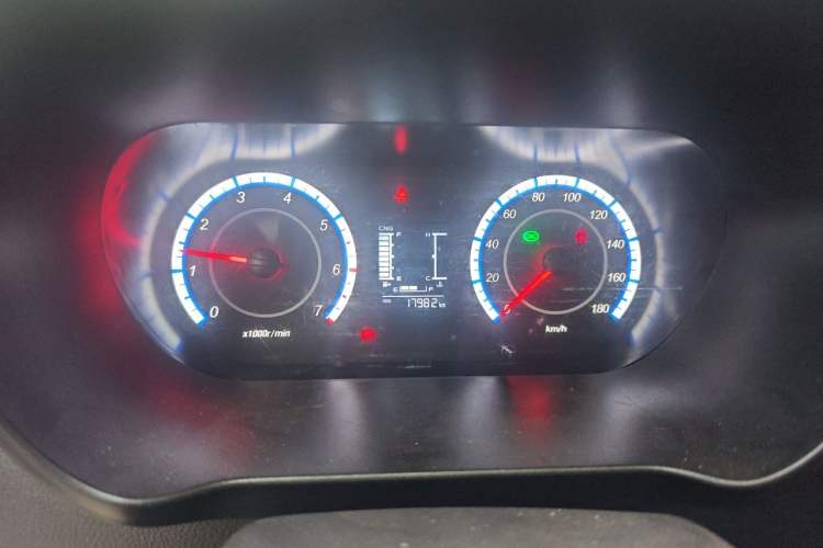 Used CHANGAN KAICHENG Ruixing M60 2023 1.6L CNG Comfort-Grade 6-Seater Passenger Vehicle Instrument Cluster