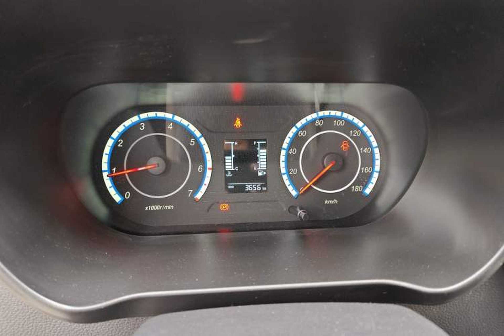 Used CHANGAN KAICHENG Ruixing M60 2023 1.5L GDI Comfort-Class Passenger Vehicle 6/7 Seats Instrument Cluster