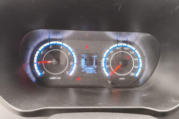 Used CHANGAN KAICHENG Ruixing M60 2023 1.6L CNG Comfort-Grade 6-Seater Passenger Vehicle Instrument Cluster