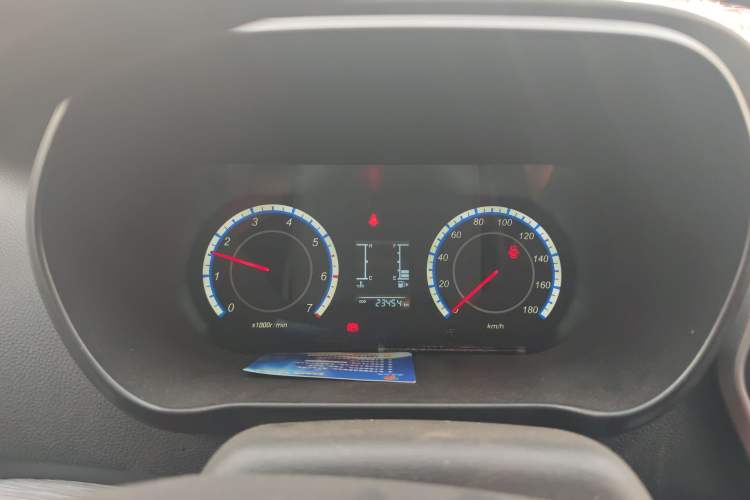 Used CHANGAN KAICHENG Ruixing M60 2023 1.5L GDI Comfort-Class Passenger Vehicle 6/7 Seats Instrument Cluster